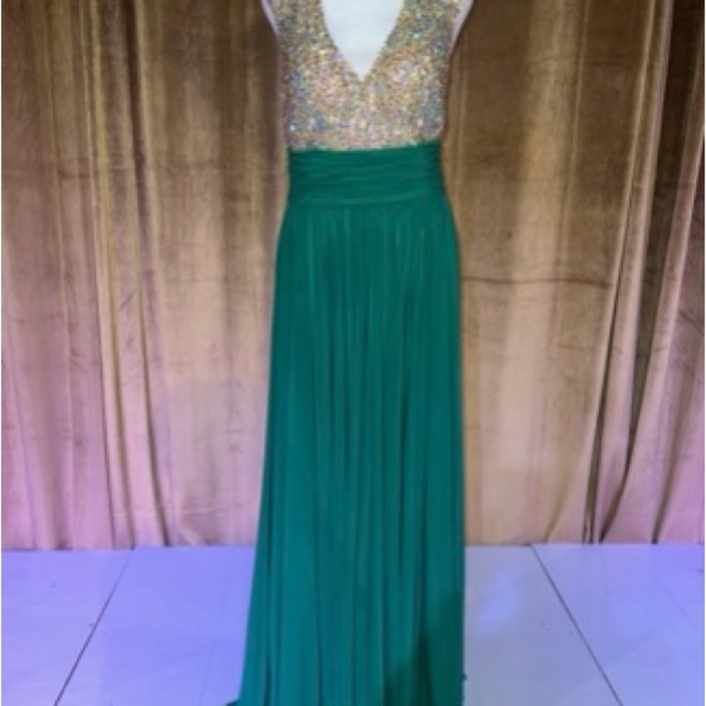 Elegant Green Evening Gown